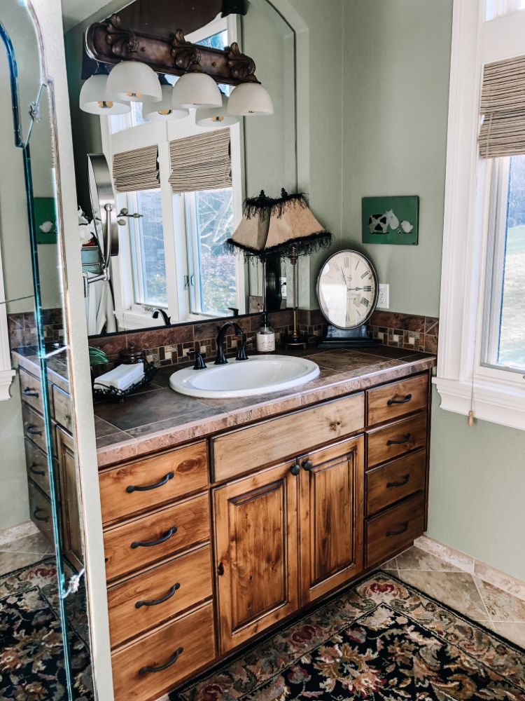 small bathroom vanity sink